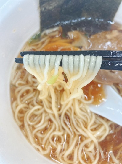 飯田商店　しょうゆらぁ麺　麺